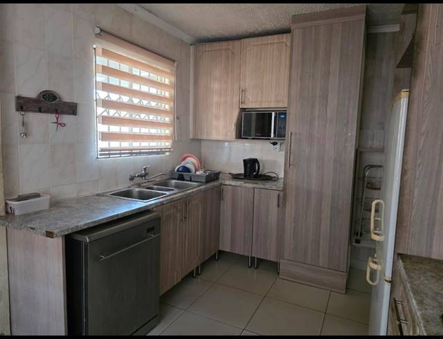 4 BEDROOM HOUSE FOR SALE IN NORKEM PARK